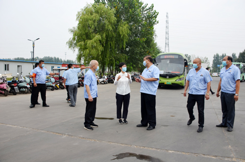 市委常委、宣傳部部長(zhǎng)王飛到我公司 督查全國(guó)文明城市建設(shè)提升工作